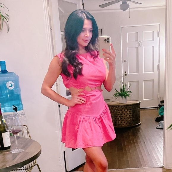 Pink cutout mini dress - Picture 2 of 7